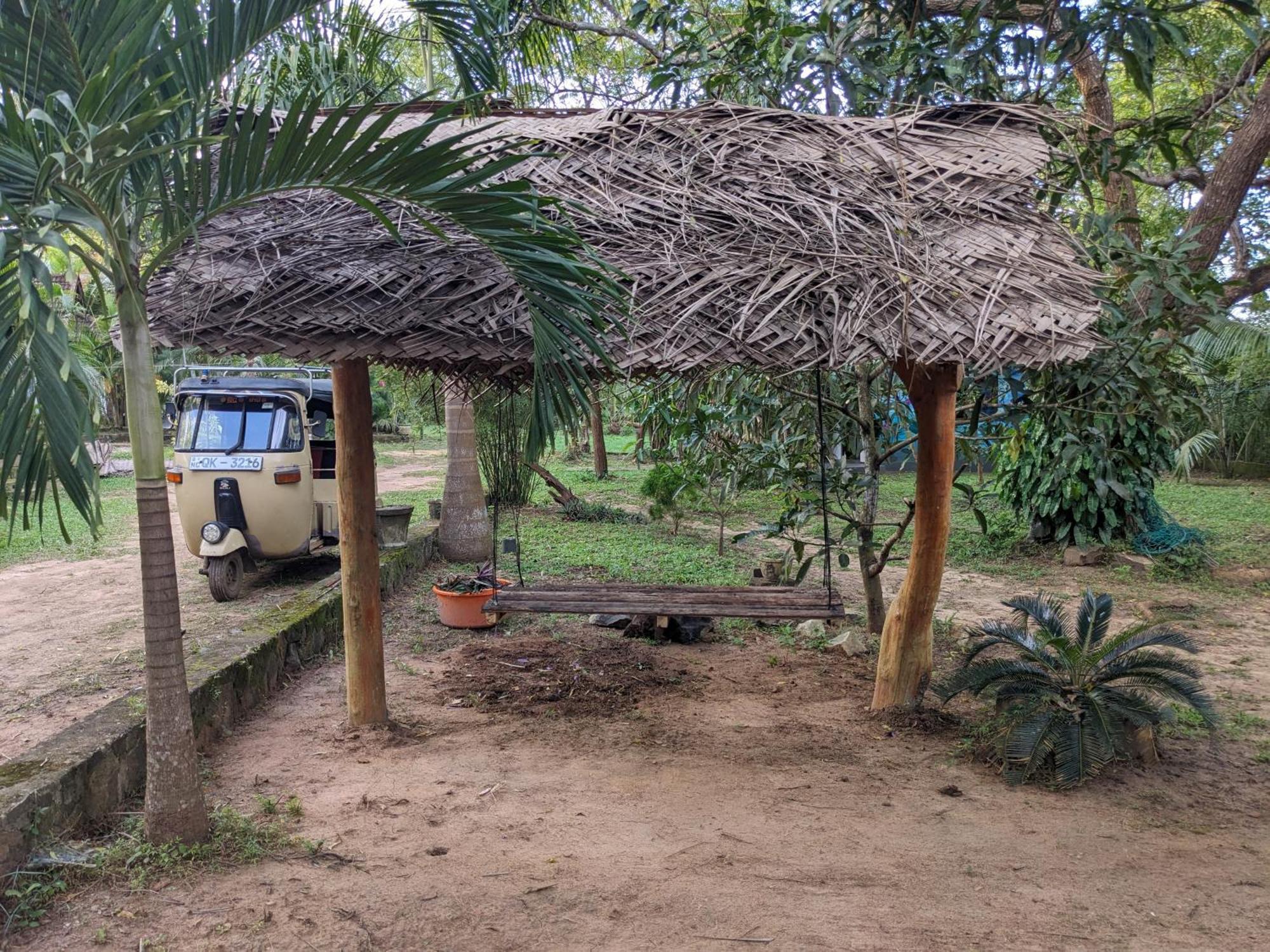Silent Cabana And Restaurant Marakolliya, Tangalle Εξωτερικό φωτογραφία